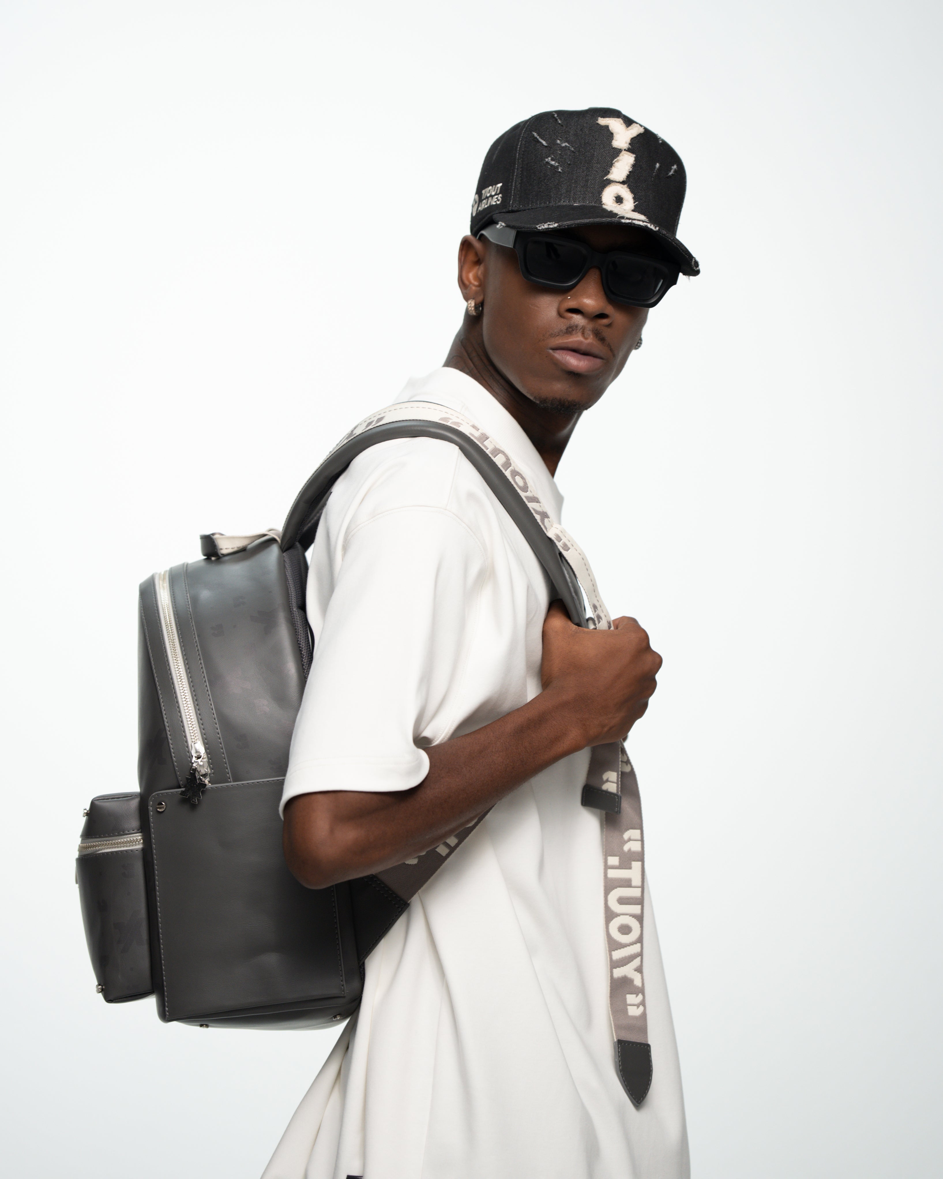 Y/OUT | Take Off Hombre