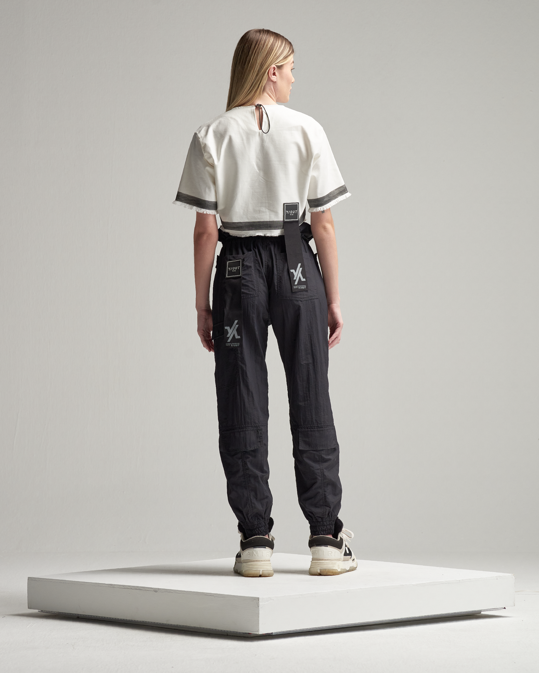 CROPPED FLAT