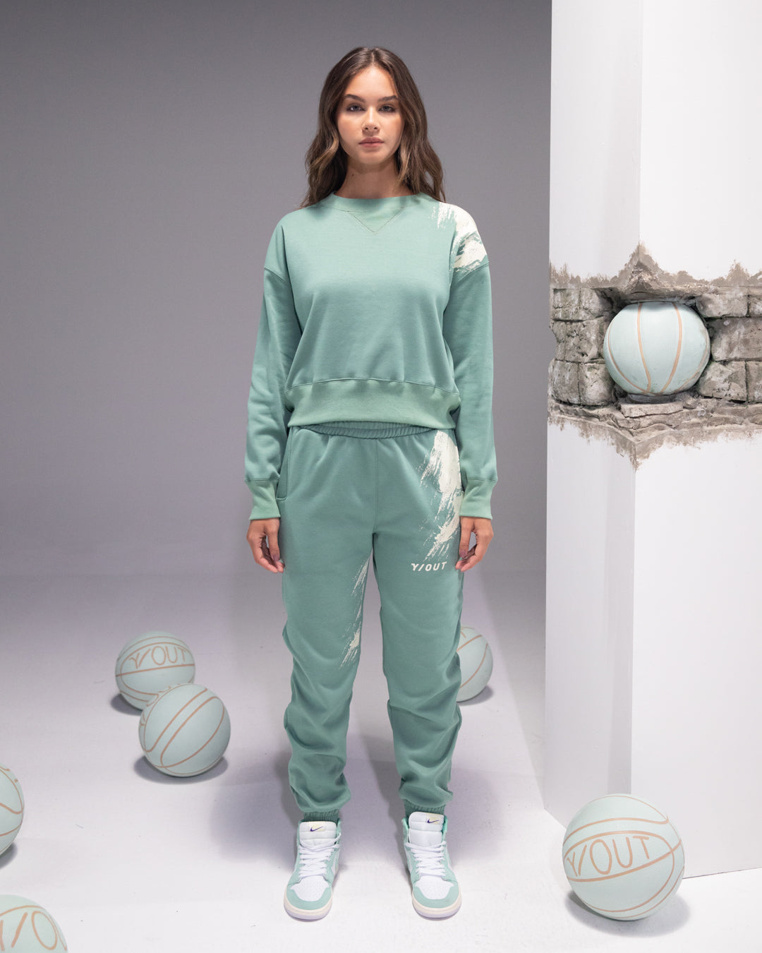 Y/OUT - MARCA DE ROPA STREETWEAR