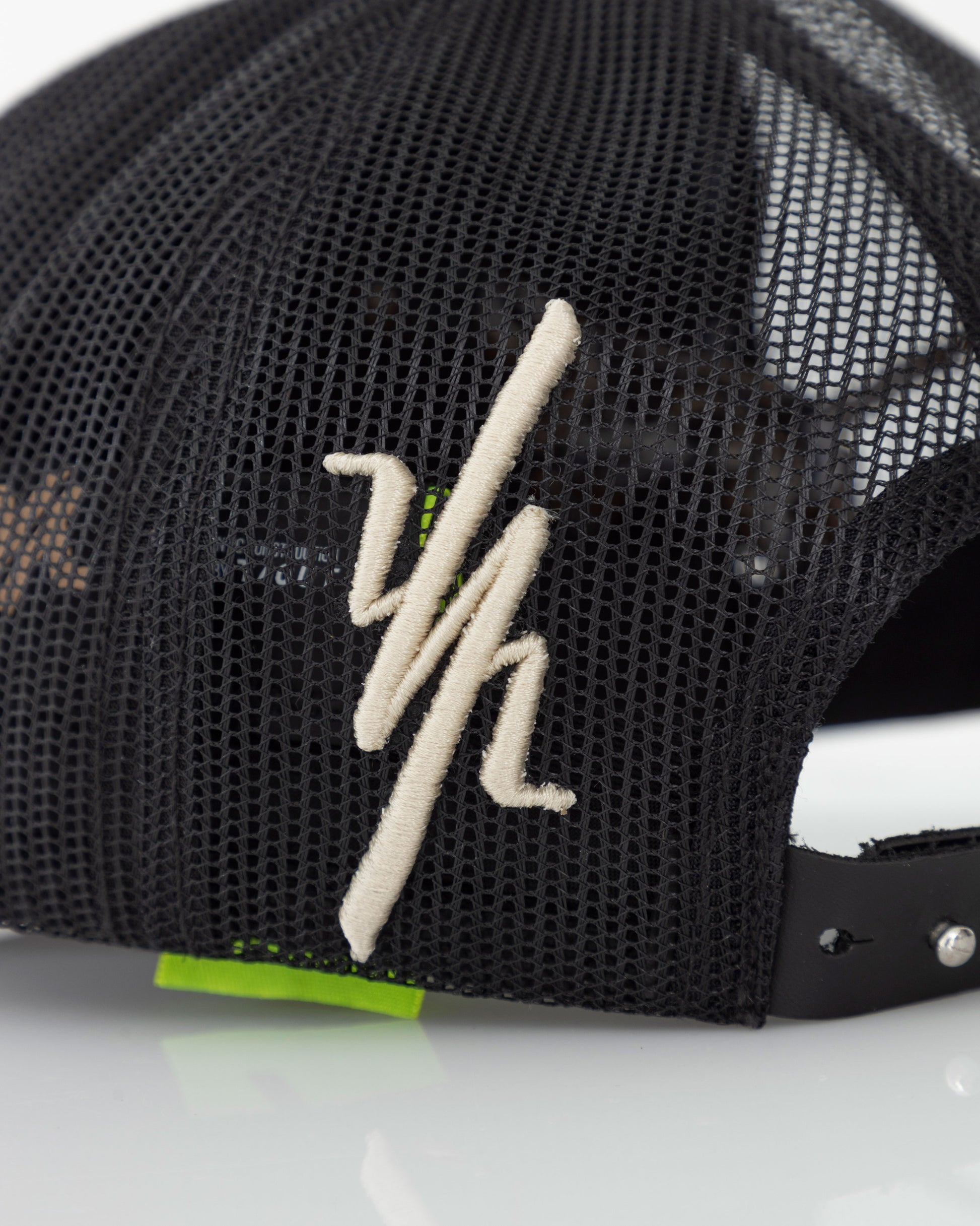 DARK CAP BLACK