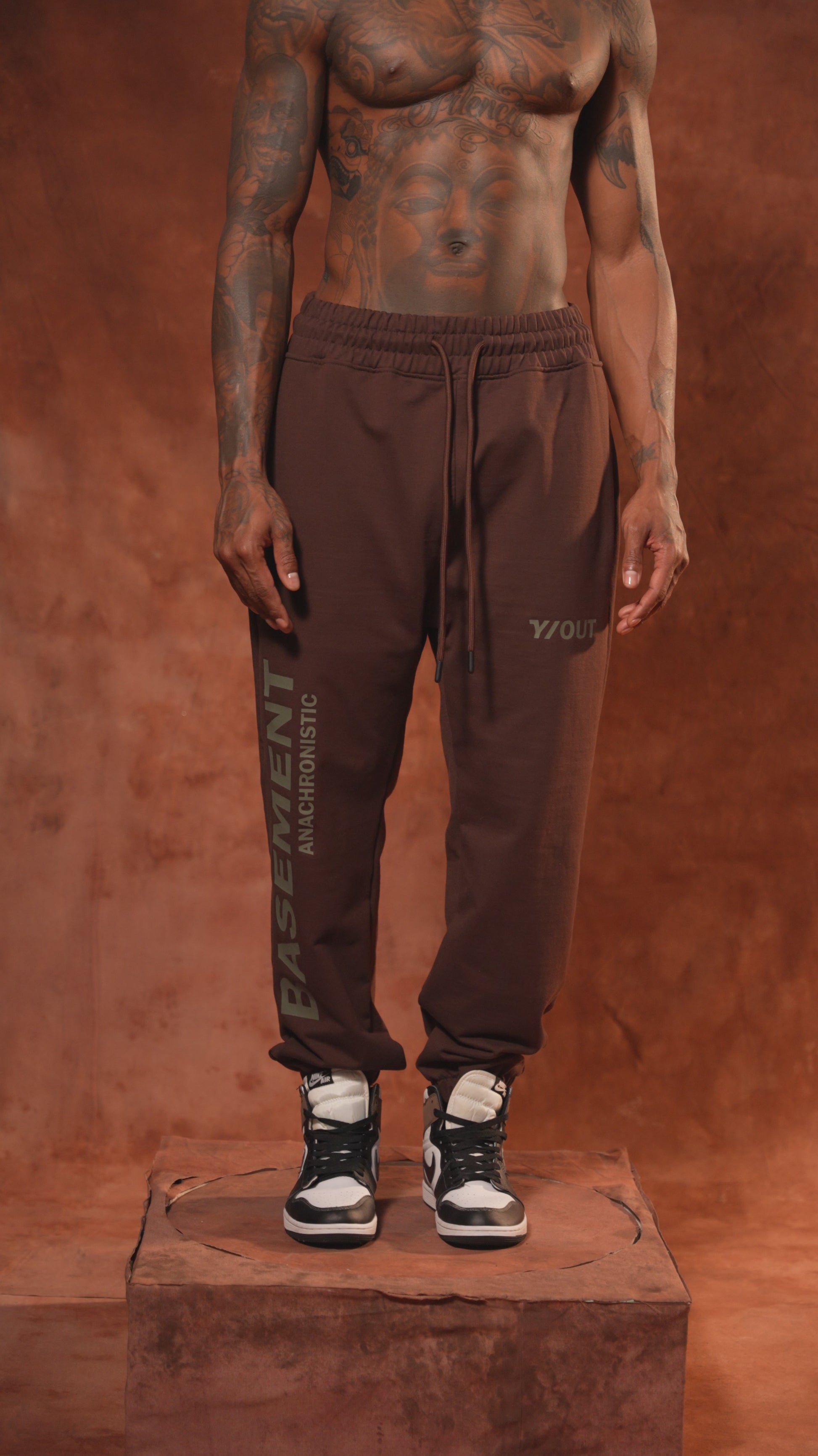 BOUNCING SWEATPANTS