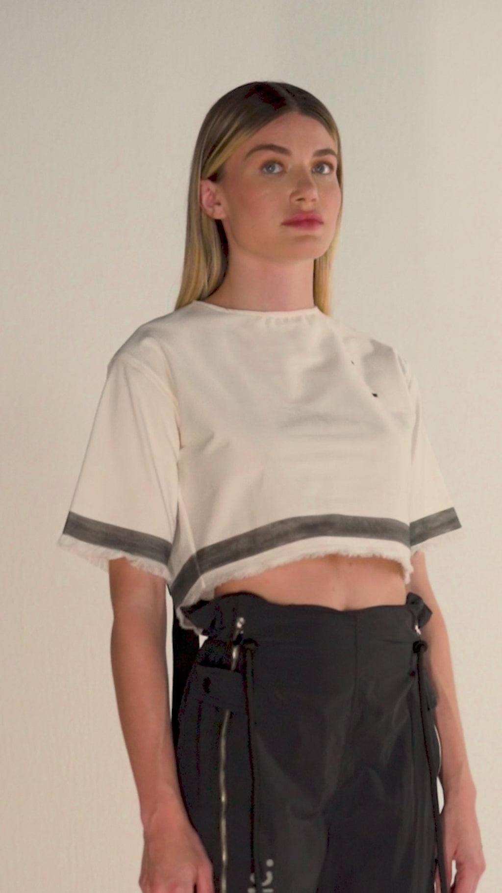 CROPPED FLAT