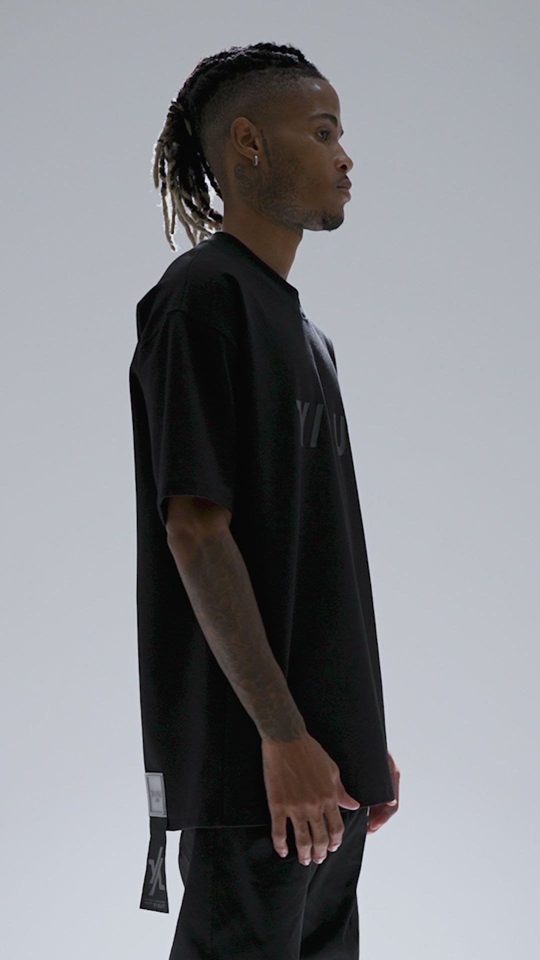 T-SHIRT PULL UP