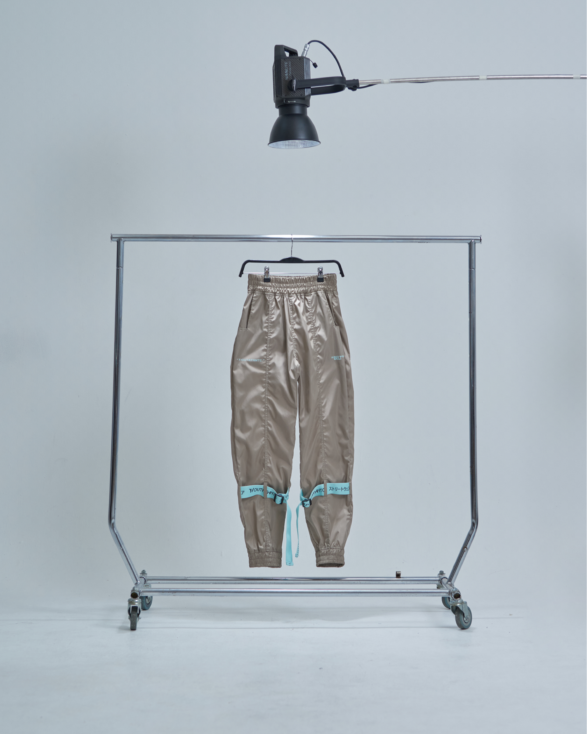 JOGGER HOLD ON