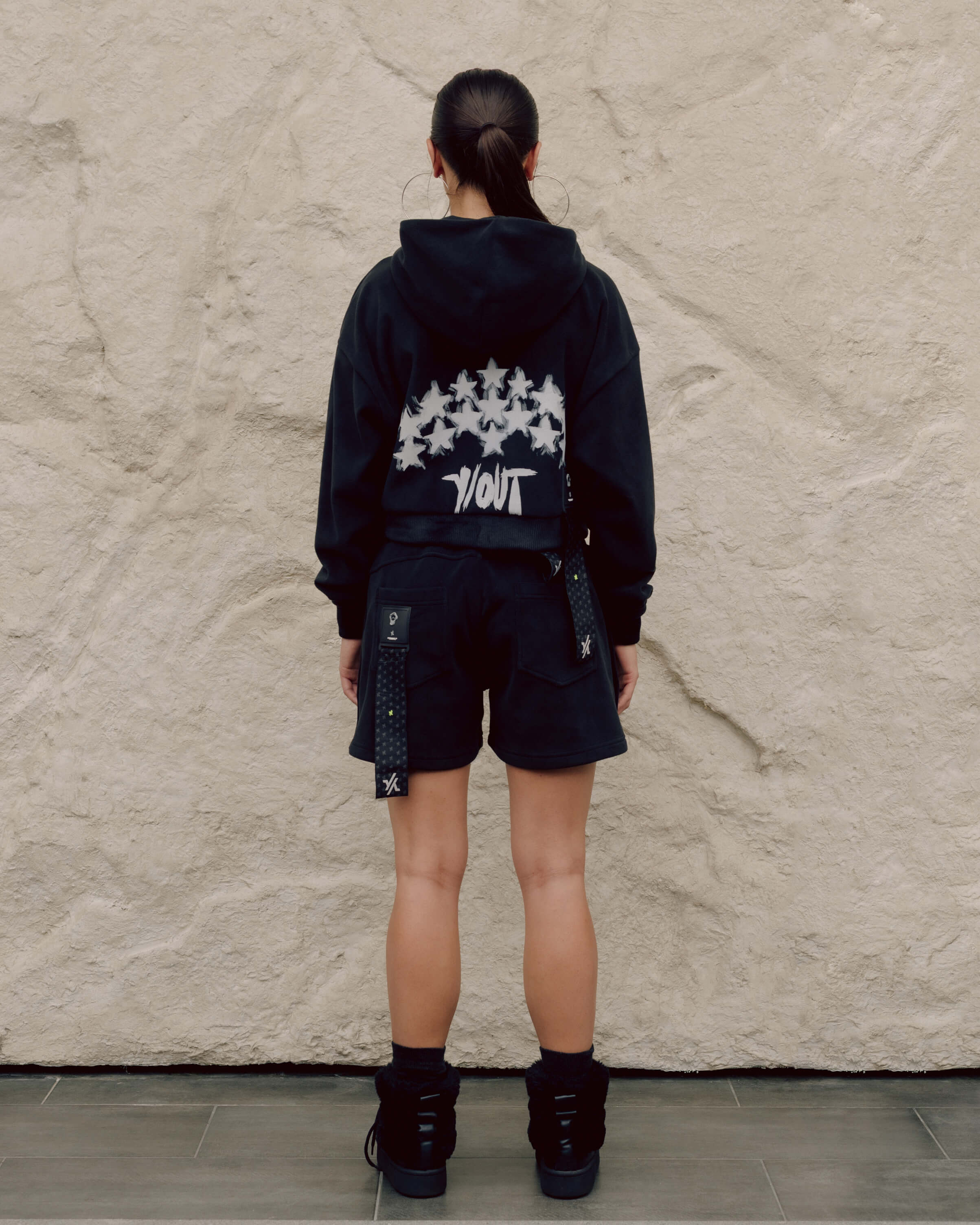 STATUS HOODIE
