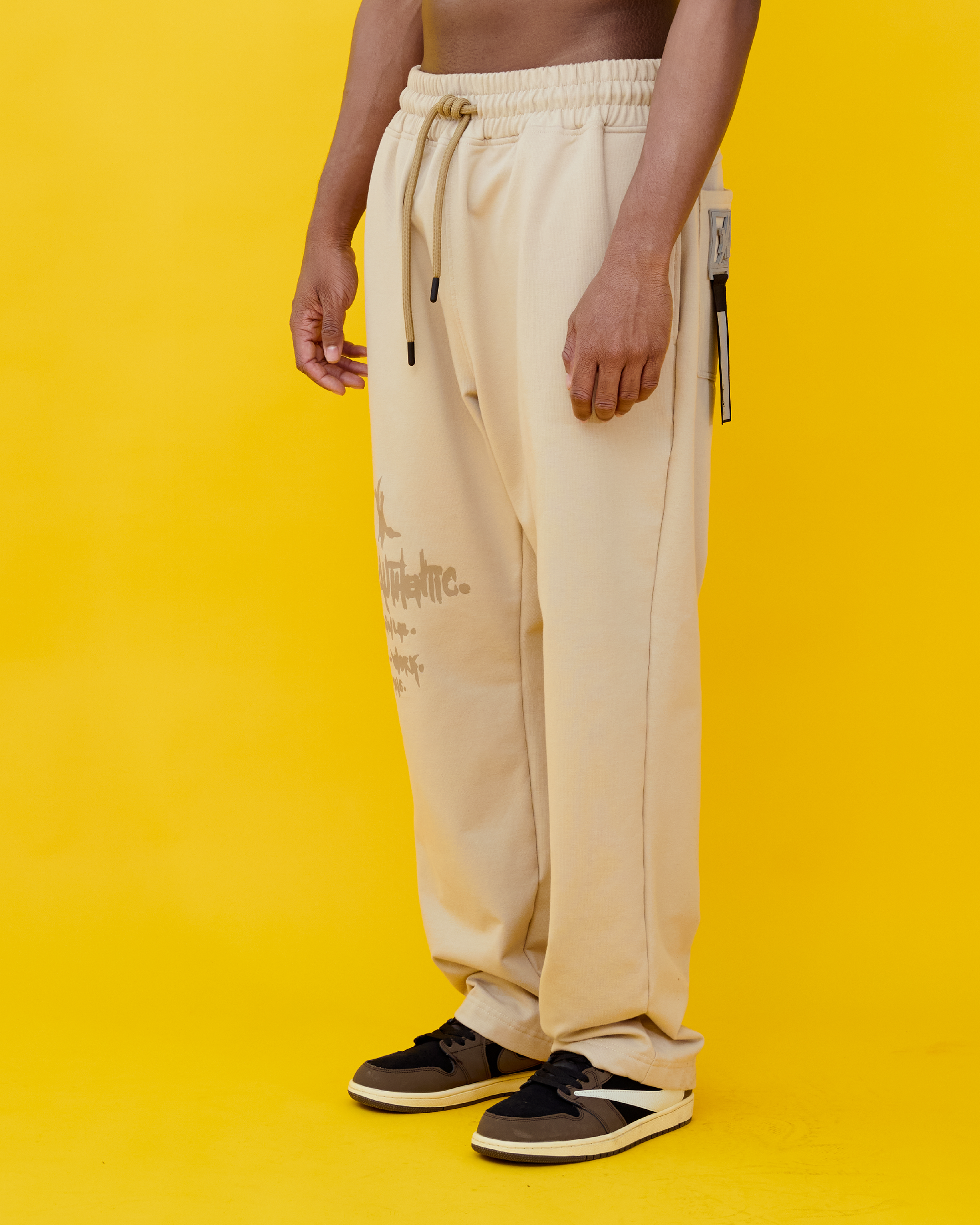 BASIQUE SWEATPANTS