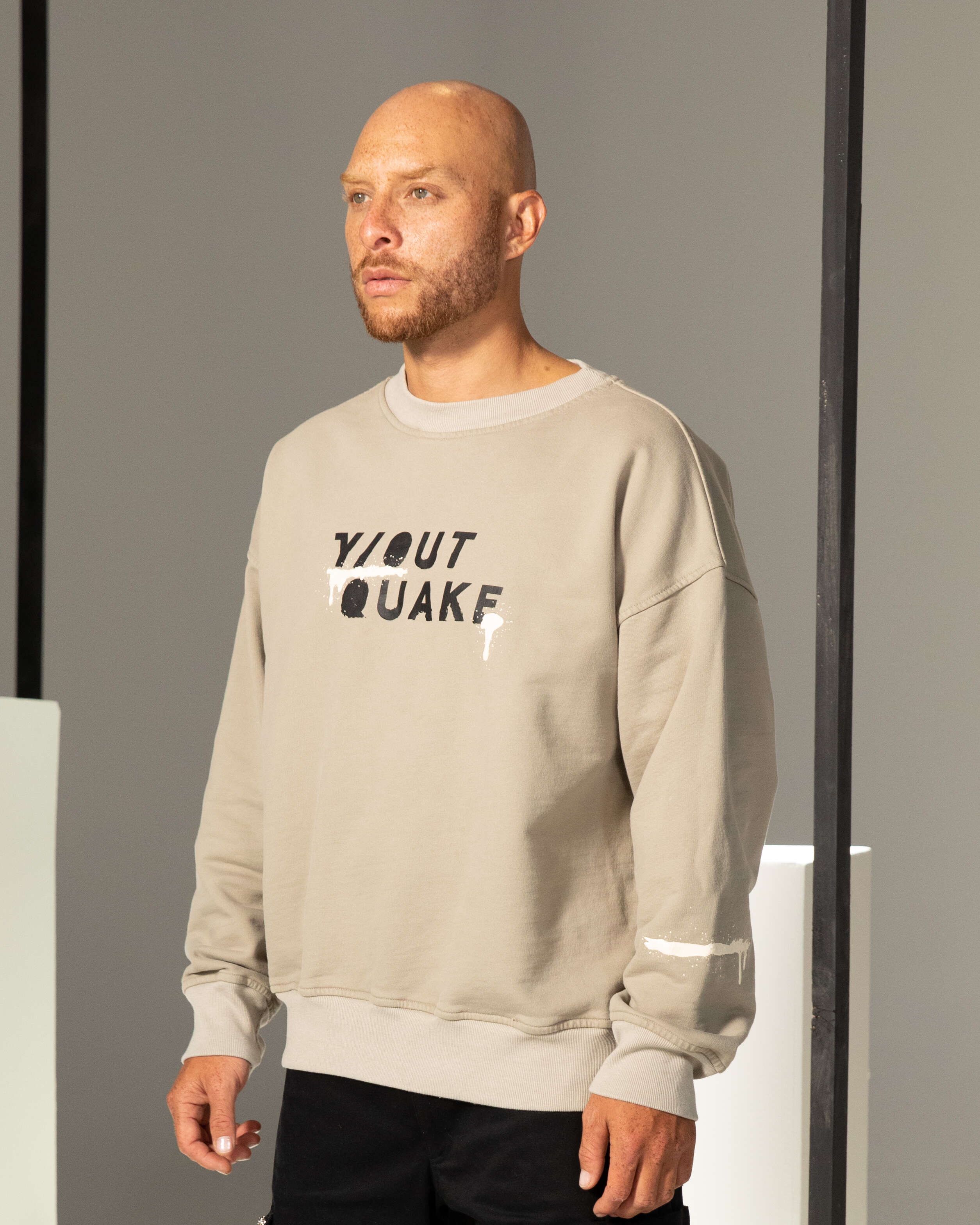 CREWNECK SPRAYED-2