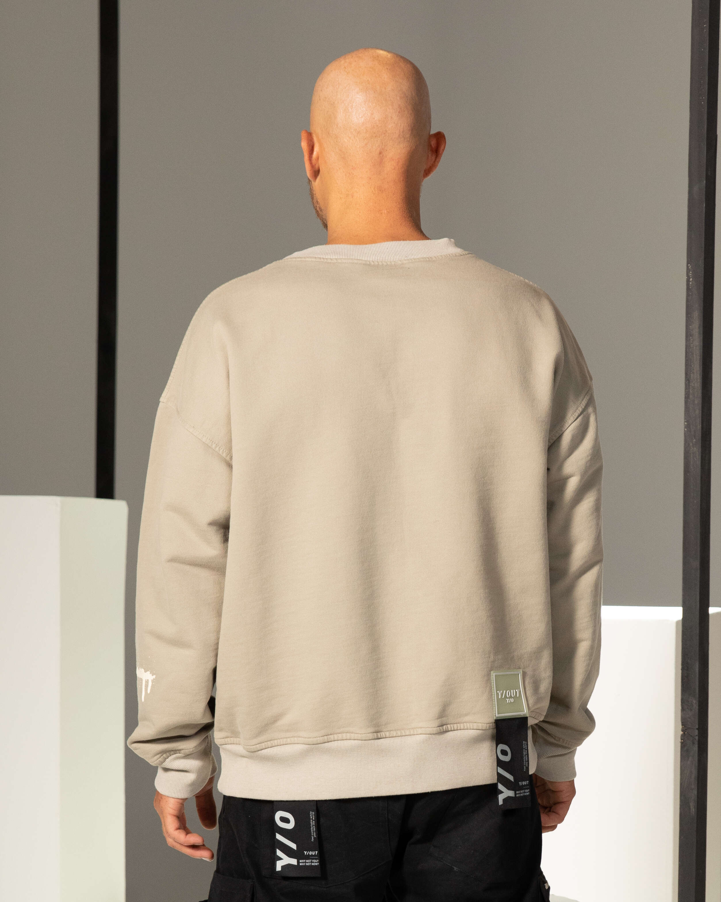 CREWNECK SPRAYED-3